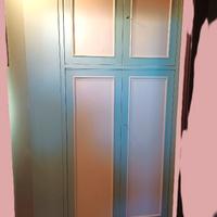 Armadio nuovo artigianale elegante