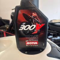 Motoul 300V 15w50