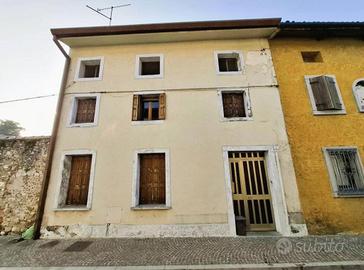 Immobile in asta di 205 m² con 4 locali e box auto