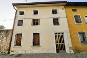 Immobile in asta di 205 m² con 4 locali e box auto