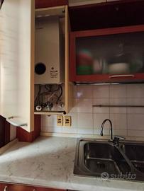 Cucina  ad angolo in buone condizioni 