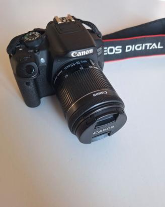 Reflex Canon EOS 700d