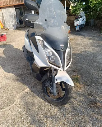 scooter kymco 300 per pezzi ricambio (sbiellato)