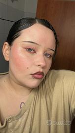 Make-up artist