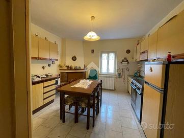 CASA SEMINDIPENDENTE A POGGIO MIRTETO