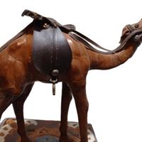 CAMMELLO IN PELLE SOUVENIR SAHARA TUAREG ALGERIA