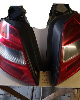 fari postieriori megane 1,5 dci anno 2006