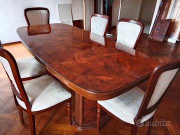 Tavolo, 6 sedie e credenza
