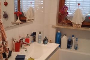 Via tirreno ampio quadrilocale ristrutturato