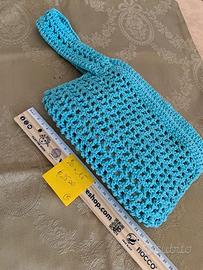 Pochette fatta all'uncinetto
