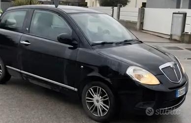 Lancia ypsilon gpl platinum ecochic