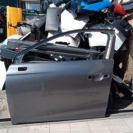 Porta anteriore sinistra Renault Clio 5
