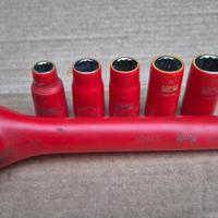 Chiave Bahco isolata completa di bussole