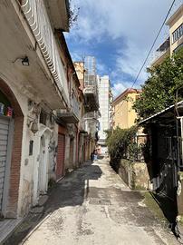 2 LOCALI A CASTELLAMMARE DI STABIA