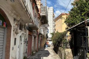 2 LOCALI A CASTELLAMMARE DI STABIA