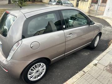 Lancia y 1.4 ecochic oro