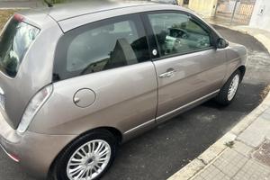 Lancia y 1.4 ecochic oro