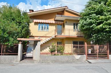 MONFALCONE,vicinanze STARANZANO:CASA CON GIARDINO