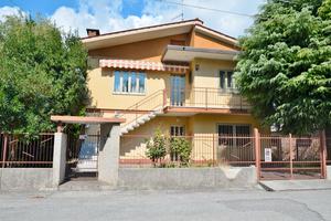 MONFALCONE,vicinanze STARANZANO:CASA CON GIARDINO