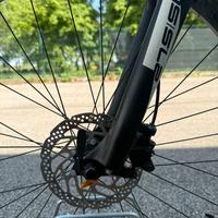 Mountain bike whistle, telaio in carbonio