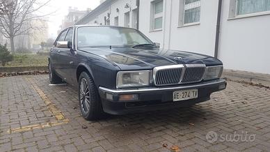 Jaguar xj40 