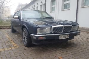 Jaguar xj40 