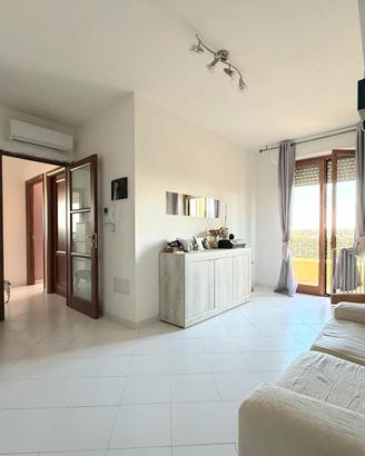 Trilocale con veranda e balconata