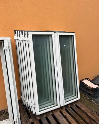 6 Finestre in PVC - 139x98 circa