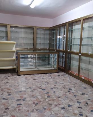 Arredamento/ Attività commerciali
