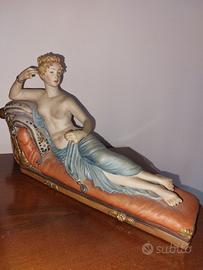 statua e bassorilievo in Porcellana Capo di Monte