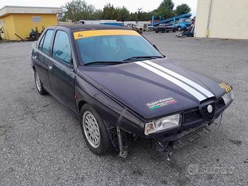 Alfa Romeo 155 2.0 TS Demolita - Per Ricambi