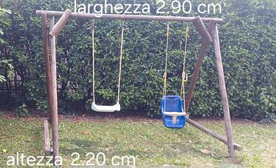 Altalena in legno per giardino