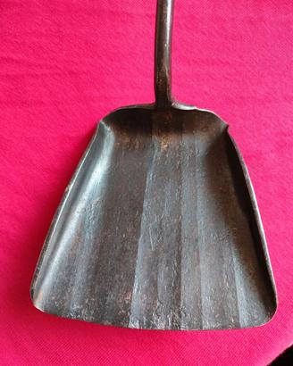 Paletta per raccolta cenere dal caminetto