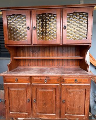 Credenza antica in legno