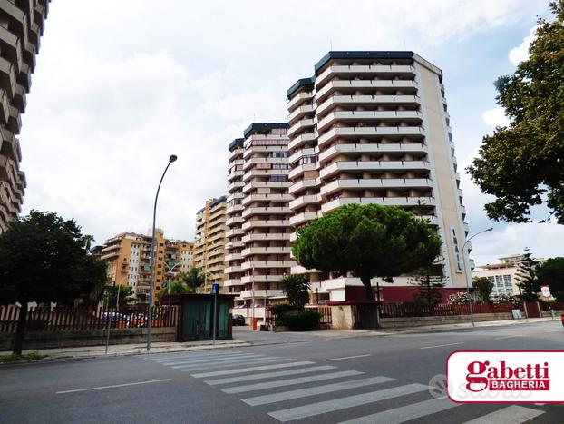 1° piano con posto auto in viale del Fante A/184