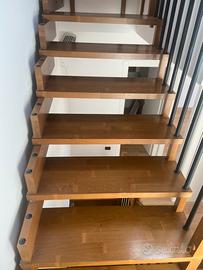Due scale in legno Rintal