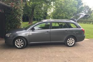 Toyota Avensis 2.2 