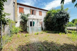 PORZIONE DI BIFAMILIARE A CASALE SUL SILE