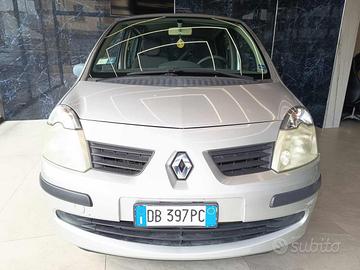RENAULT Modus 1.2 16V Confort Dynamique