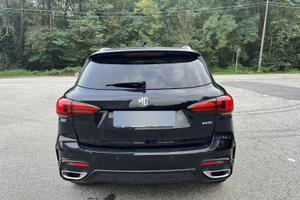 MG HS luxury