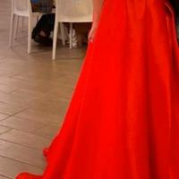 Abito da sposa Pronovias rosso con scollo a cuore