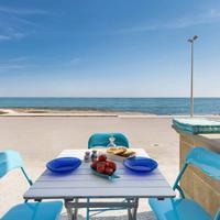 La casa azzurra sulla spiaggia Puglia Ostuni