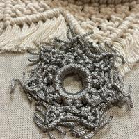 Decorazione albero macramé