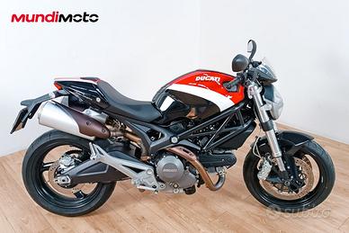 DUCATI MONSTER 696 - 2011