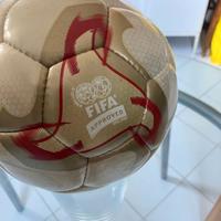 Pallone ufficiale Adidas campionato 2002.