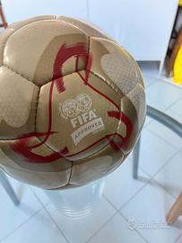 Pallone ufficiale Adidas campionato 2002.