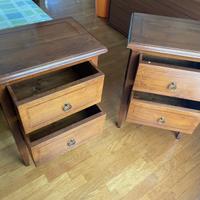Coppia comodini in legno in stile classico
