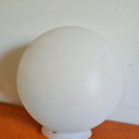 paralume sfera in plastica bianca