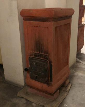 STUFA A LEGNA IN COTTO BECCHI