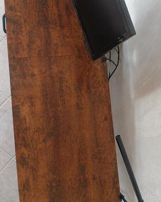 Scrivania compatta in stile industriale